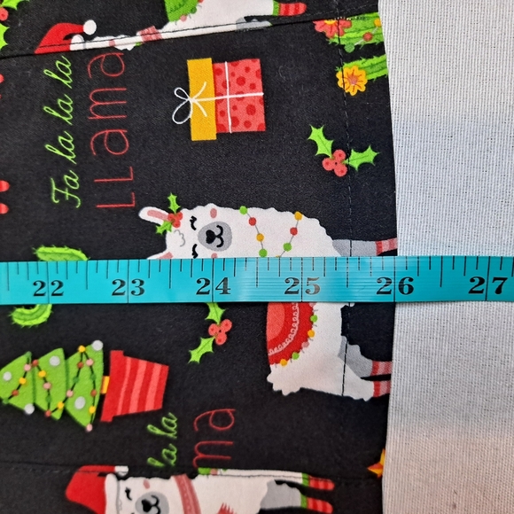 elite Med Performance Scrub Top Womens Microflex Christmas Llama Cactus - Picture 14 of 14